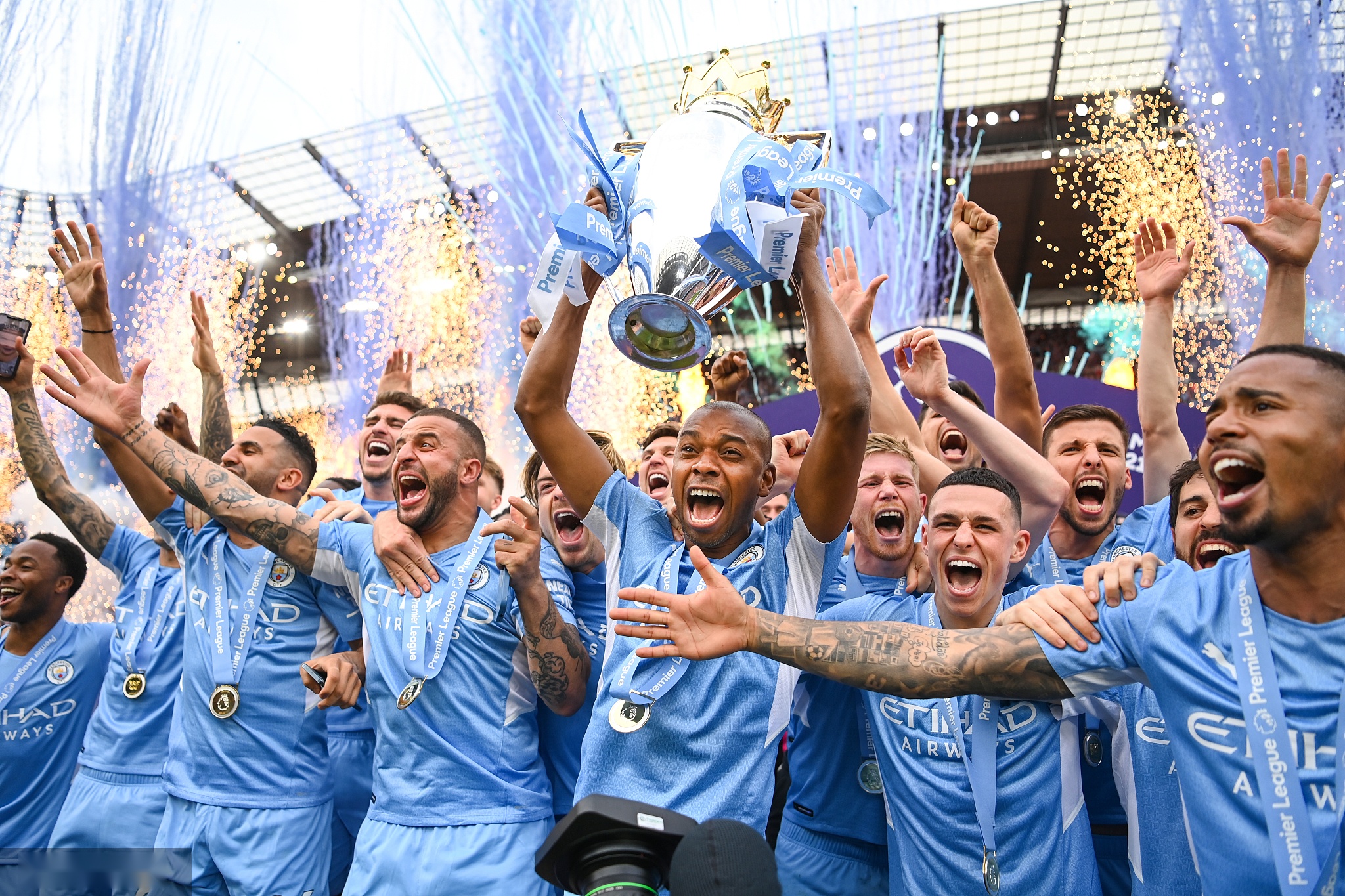 还通过揭示 还通过揭示